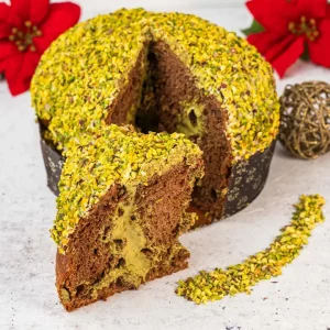 Panettone cortado con pistacho